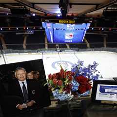 Rangers honor Post icon Larry Brooks with touching pregame tribute