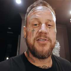 Jelly Roll Tears Up Over Grammy Nominations & Debuts Beard-Free Face: ‘I Look Like a Ninja Turtle’