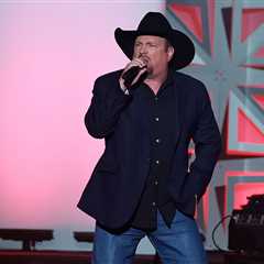 Inside the Machine: Garth Brooks Breaks Down Strategy, Sound & Scale of Comeback in New Livestream
