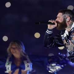 Post Malone gives touching tribute to Cowboys’ Marshawn Kneeland during Thanksgiving halftime show