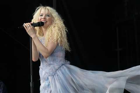 Carly Rae Jepsen Announces That She’s Pregnant With Her First Child: ‘Oh Hi Baby’