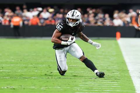 Jaguars acquiring Jakobi Meyers from Raiders after Travis Hunter injury in NFL trade deadline splash