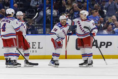 Rangers offense roars to life again with seven goals in rout of Lightning