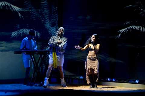 Bad Bunny & Chuwi Deliver Chill Performance of ‘Weltita’ at Latin Grammys 2025