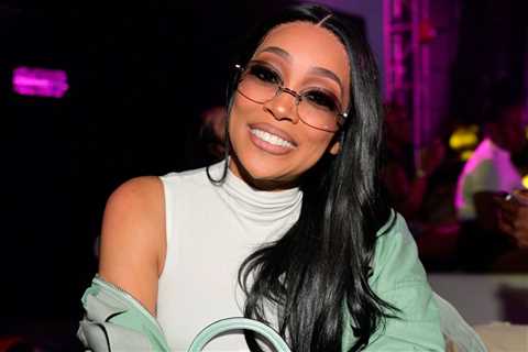 Monica Calls Chris Brown ‘The Greatest Entertainer’ Alive: ‘I Don’t Give a Damn Whose Song It Is,..