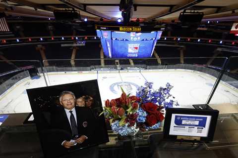 Rangers honor Post icon Larry Brooks with touching pregame tribute