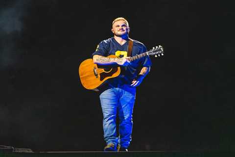 Zach Bryan Describes Going to Therapy To Confront ‘Earth-Shattering Panic Attacks’ and ‘Paralyzing’ ..