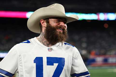 Post Malone Salutes Marshawn Kneeland During Dallas Cowboys Halftime Performance
