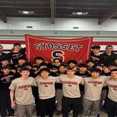 Syosset boys swim team keeping historic run alive with unfathomable 90 consecutive meet wins