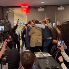 How Indiana QB Fernando Mendoza celebrated Heisman Trophy win