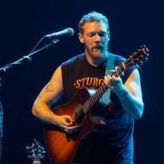 Matt Maeson’s ‘Downstairs’ Steps to No. 1 on Alternative Airplay Chart