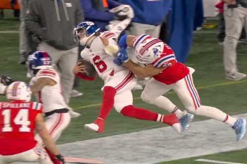 Giants-Patriots scuffle breaks out after Jaxson Dart sent flying in wild MNF start