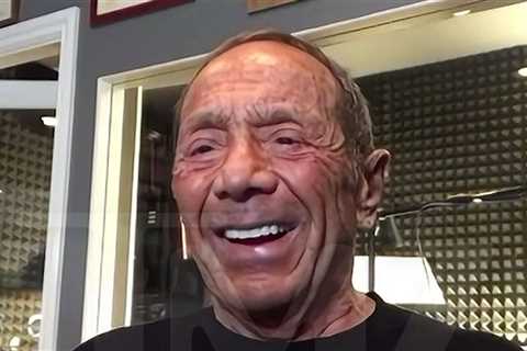 Paul Anka Doubles Down on Frank Sinatra's Huge Penis, Looks Back on Career