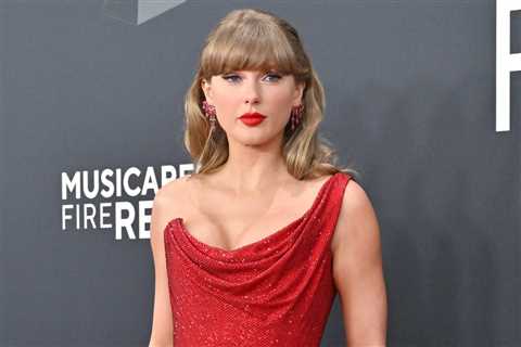 Taylor Swift Asks Judge To Dismiss ‘Absurd’ Lyrics Lawsuit ‘Once And For All’