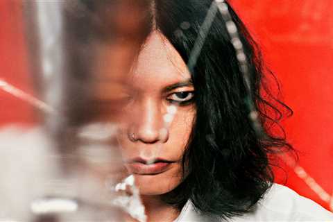 Kenshi Yonezu’s ‘IRIS OUT’ Returns to No. 1 as Number_i’s ‘LAVALAVA’ Bows as No. 2 on Japan Hot 100