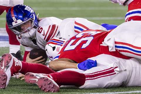 Giants hoping Jaxson Dart can clean up his on-the-run decision making