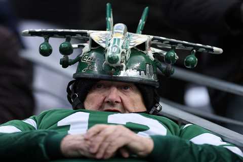 Jets superfan is canceling his season tickets after 2025 disaster: ‘No more of this crap’