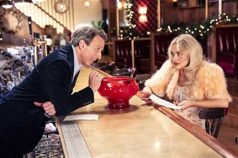 Sabrina Carpenter Makes ‘Pet Sounds’ During a Day Drinking Session With Seth Meyers: Watch