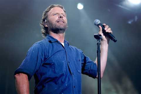 Dierks Bentley to Headline Vrbo Fiesta Bowl’s Fan Fest: Exclusive