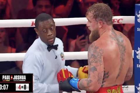 Referee scolds Jake Paul, Anthony Joshua mid-fight for ‘crap’ showing