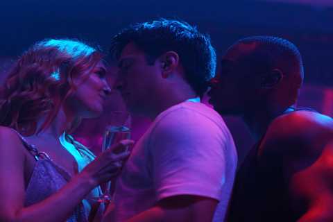 Star-Crossed Hockey Lovers: Here’s How to Watch ‘Heated Rivalry’ Season Finale for Free