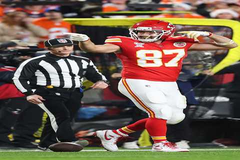 Taylor Swift takes in Chiefs’ Christmas game in Travis Kelce’s possible Kansas City swan song
