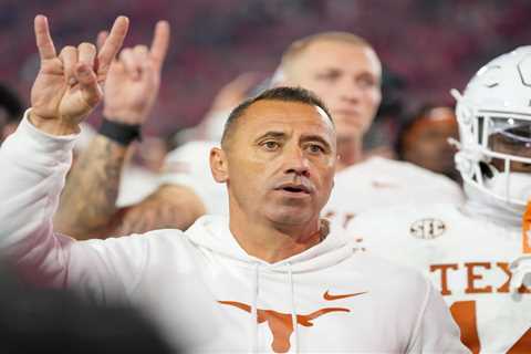 theScore Bet bonus code NPNEWS: Bet $10, get $100 in bonus bets for Cheez-It Citrus Bowl