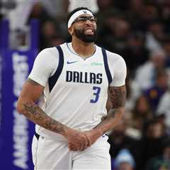 Anthony Davis’ future uncertain following hand injury