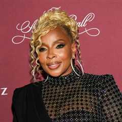 Mary J. Blige Talks Passing on ‘Umbrella’ Before Rihanna Recorded It: ‘Yo, My Fans Is Going to Bug..