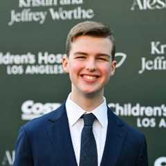 ‘Young Sheldon’ Star Iain Armitage Blown Away After Meeting Billie Eilish: ‘One Of the Nicest..