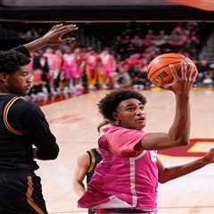 Alijah Arenas makes long-awaited college debut after overcoming life-threatening car crash, knee..