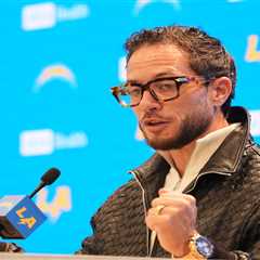 New Chargers OC Mike McDaniel reveals unique plan for Justin Herbert