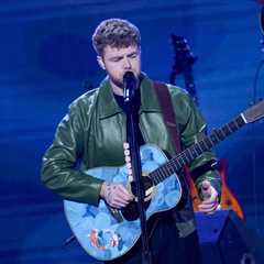 Alex Warren’s ‘Ordinary’ Reigns on Top Gabb Music Songs Chart for a Second Month