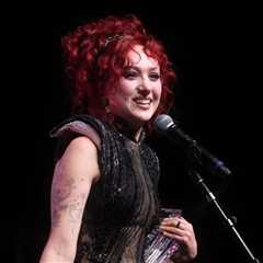 Chappell Roan Says ‘Anybody Who Has Money’ Has a ‘Duty to Give It Away’ at 2026 Resonator Awards