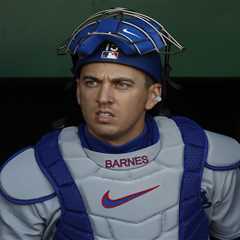 Mets sign World Series winner Austin Barnes as spring training nears