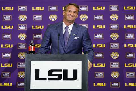 Lane Kiffin has two choices with his LSU-bound assistants — he better pick the right one