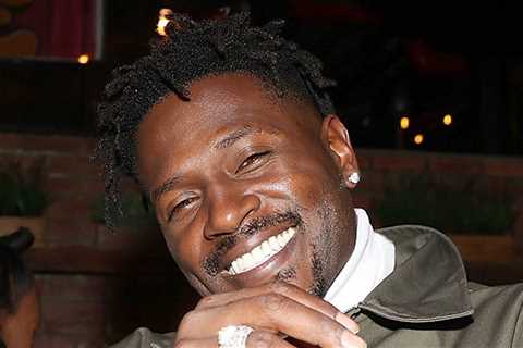 Antonio Brown, Facing Attempted Murder Charge, Allowed To Travel Across Florida