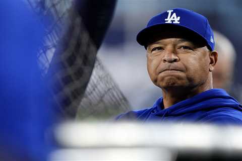 How a re-energized Dave Roberts found clarity in his once-uncertain Dodgers future