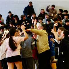 Long Island teacher becomes hero with half court shot for no homework