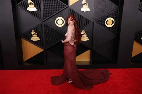 Chappell Roan Brings Back Mugler’s Nipple Ring Dress at the 2026 Grammys