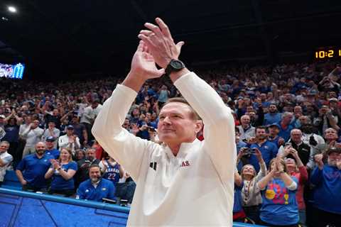 theScore Bet bonus code NPNEWS: Get a bet reset up to $1,000 for Kansas vs. Iowa State