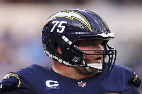 Chargers starting center Bradley Bozeman announces retirement