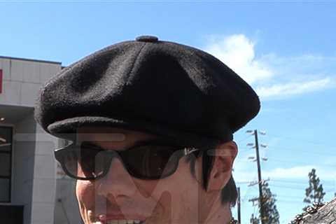 Yungblud Talks About Getting DMs From Ladies, Says He's a Prude