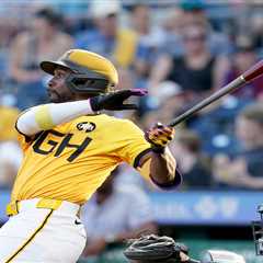 Andrew McCutchen signs minor league deal with Rangers after Pirates drama