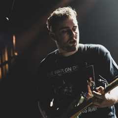 Sam Fender & Olivia Dean’s ‘Rein Me In’ Scores Third Week at No. 1 in U.K.