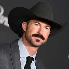 Riley Green Struck by Thrown Phone During Melbourne Concert