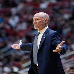 Villanova coach wildly jokes that he should fire entire staff in middle of March Madness loss