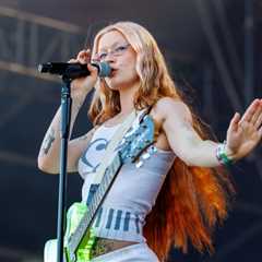 Wet Leg Slays ‘Moisturizer’ Tracks on ‘SNL UK’ Series Premiere