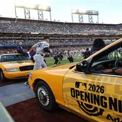 MLB fans obsess over Netflix’s scorebug during Yankees-Giants Opening Night game