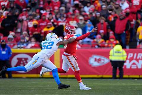 Khalil Mack will play in 2026, and multiple teams are expected to show interest